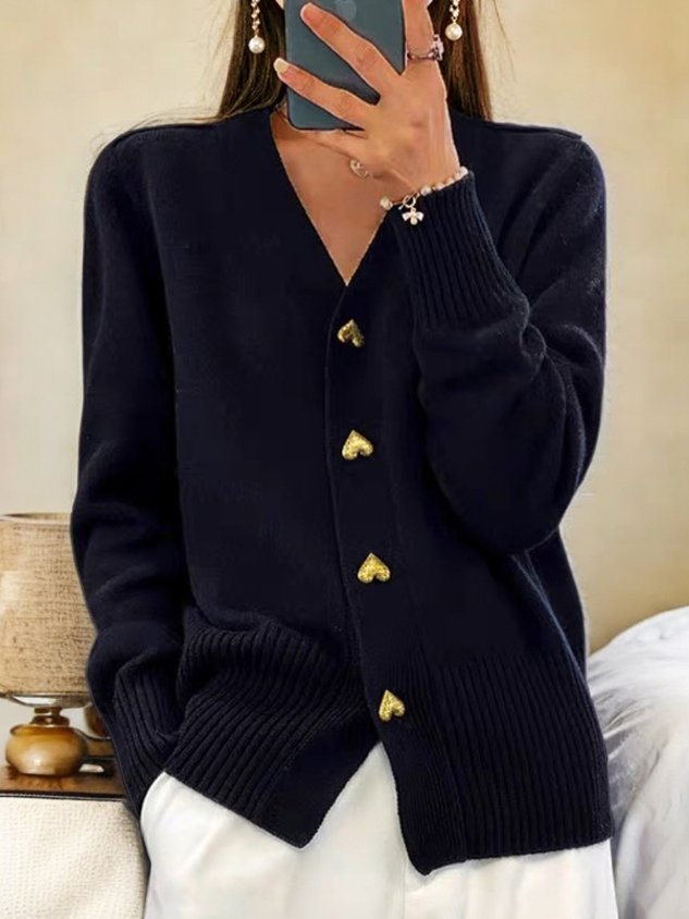 Agnès – Cardigan with Gold Heart Buttons