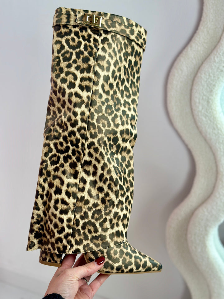 Félicie – Leopard Print Pointed-Toe Knee-High Boots