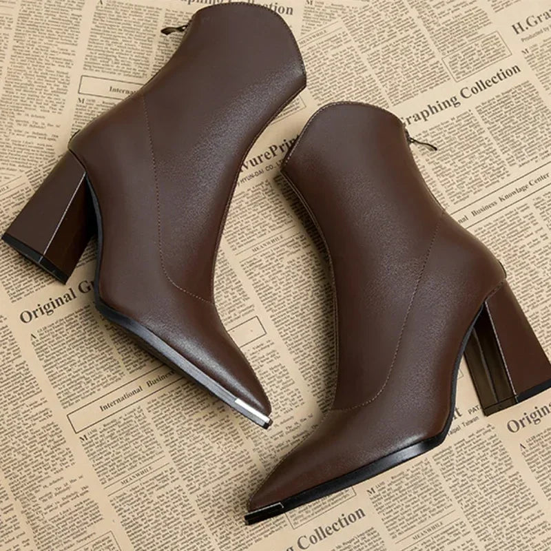 Noémie – Chelsea Ankle Boots with Metallic Toe