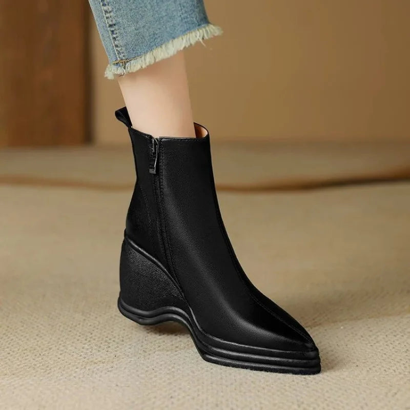 Ophélie – Comfortable Pointed Ankle Boots with Wedge Heel