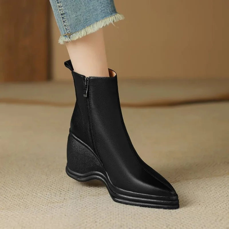 Ophélie – Comfortable Pointed Ankle Boots with Wedge Heel