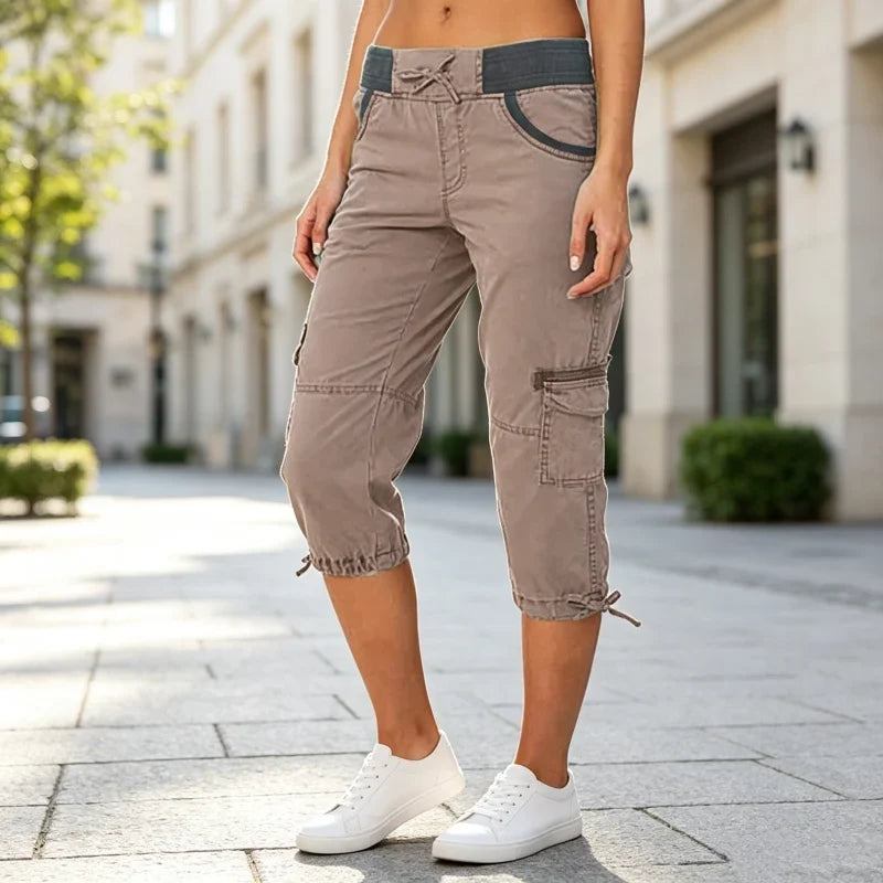 Abril - High-waisted capri cargo trousers