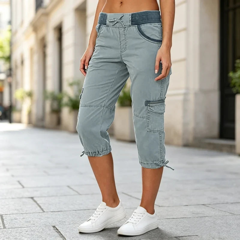 Abril - High-waisted capri cargo trousers