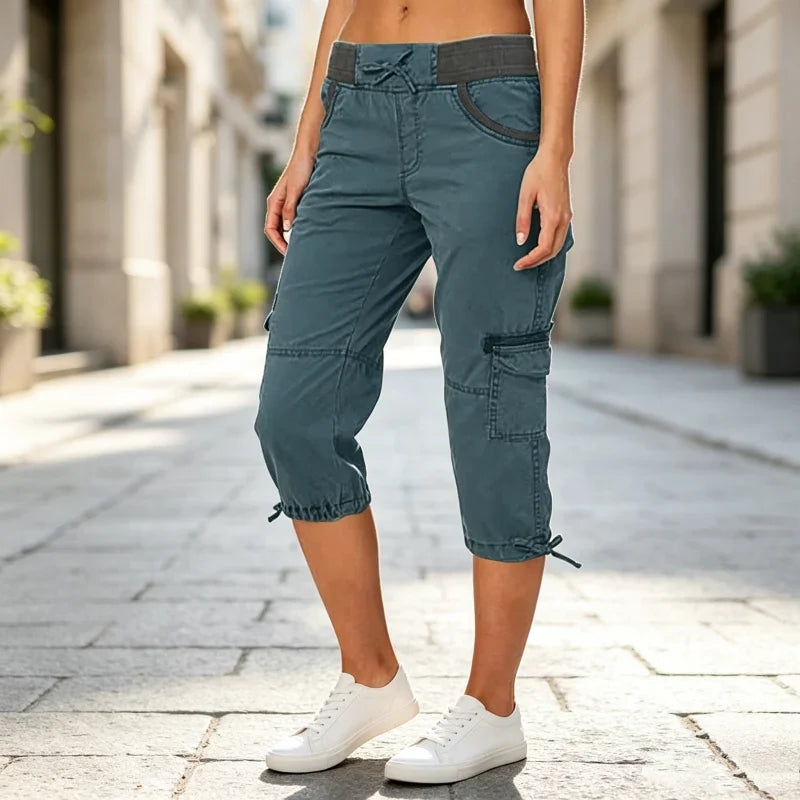 Abril - High-waisted capri cargo trousers