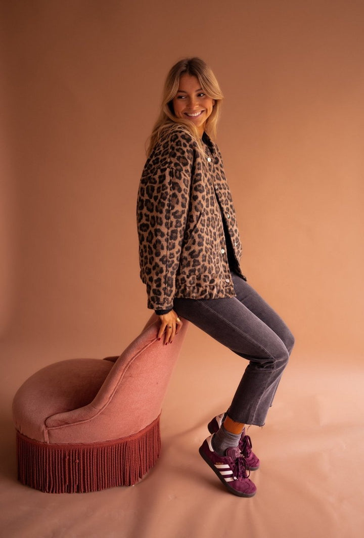 Evelyn | Women's Oversized Leopard Print Snap-Button Quilted Jacket