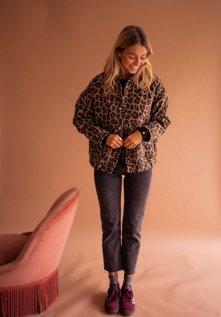 Evelyn | Women's Oversized Leopard Print Snap-Button Quilted Jacket